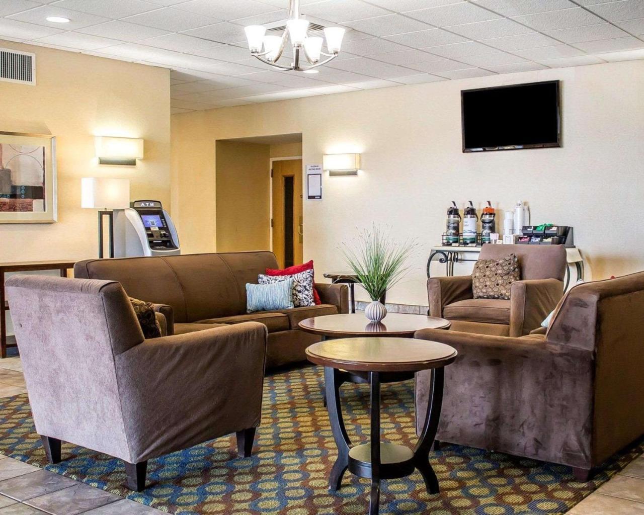 Wilkes-Barre Inn & Suites Экстерьер фото